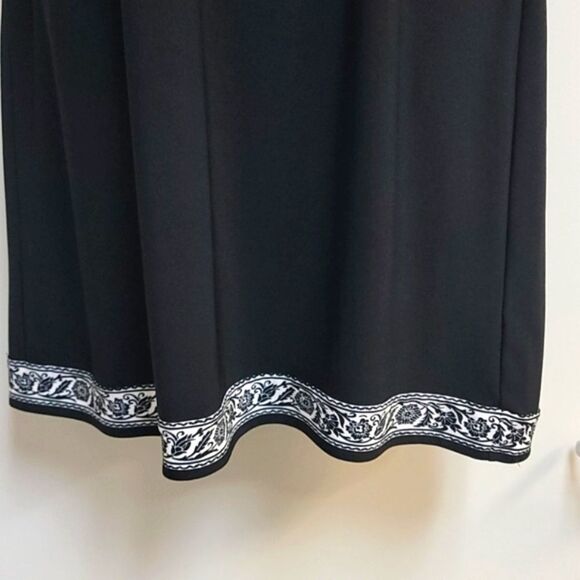 Maggy L Black Stretch Dress w/ White Floral Design - Picture 7 of 8